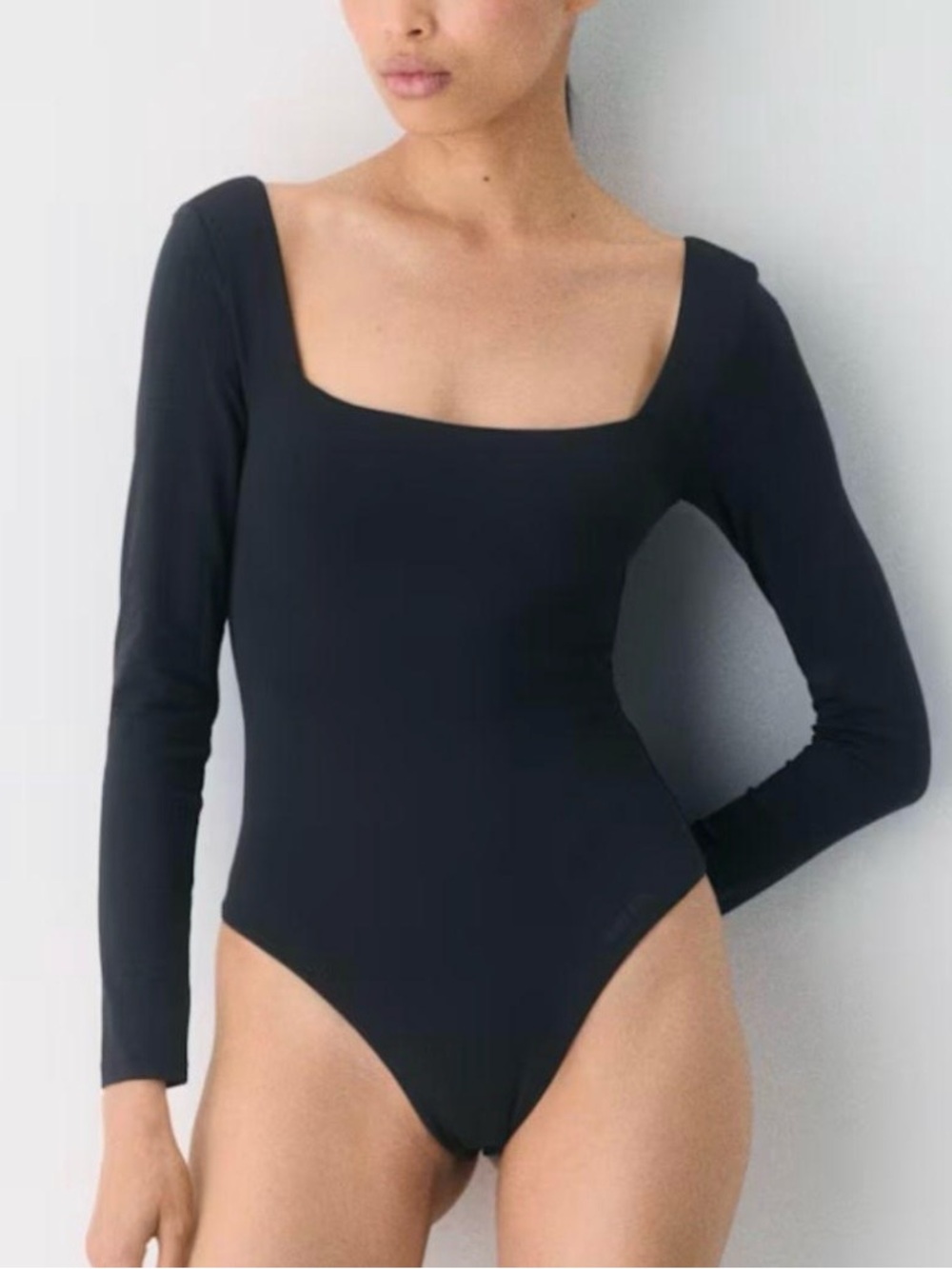 Aritzia Babaton Contour Squareneck Long Sleeve Bodysuit Black XL